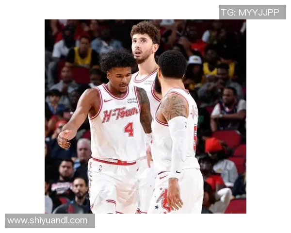 扎克拉文的篮球之路：从新秀到全明星的辉煌历程与挑战