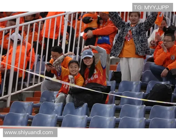 山东鲁能迎战大连哈尔滨全力争胜展现球队实力与斗志