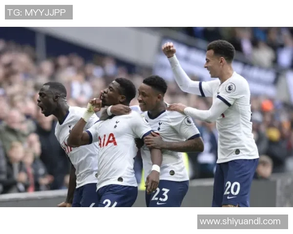 珀斯光荣迎战纽斯卡尔全力争胜展现球队实力与风采